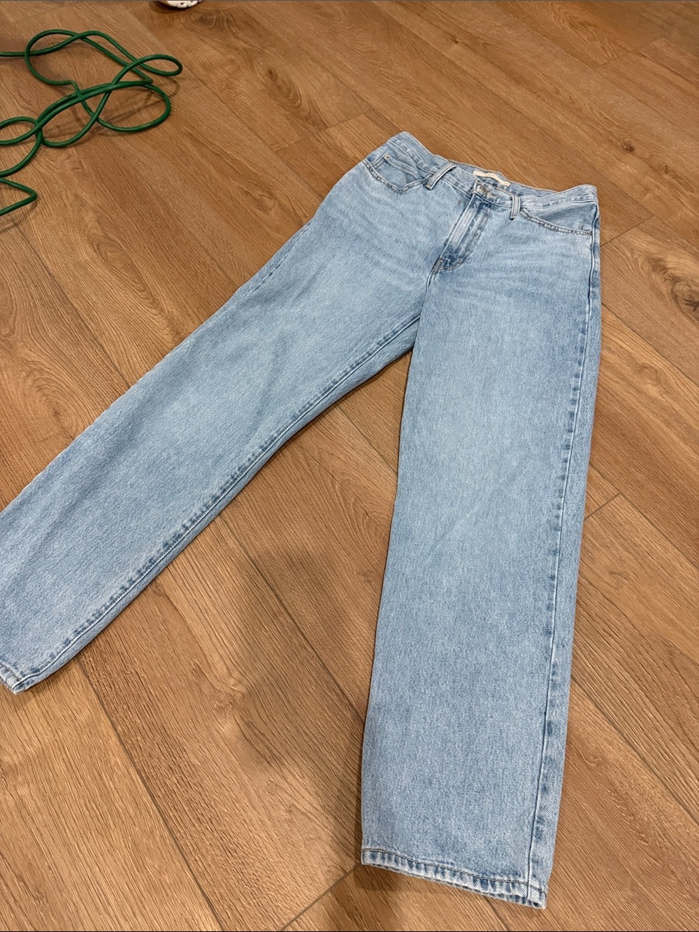 Levi’s women’s 94 baggy size 28